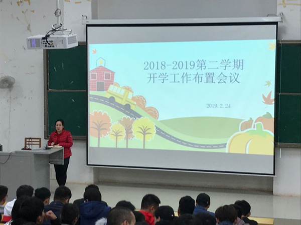 杨帆_副本.jpg