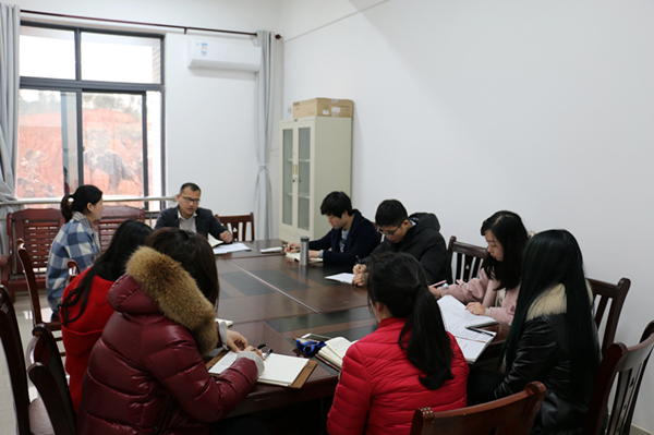 新学期员工工作布置会.jpg