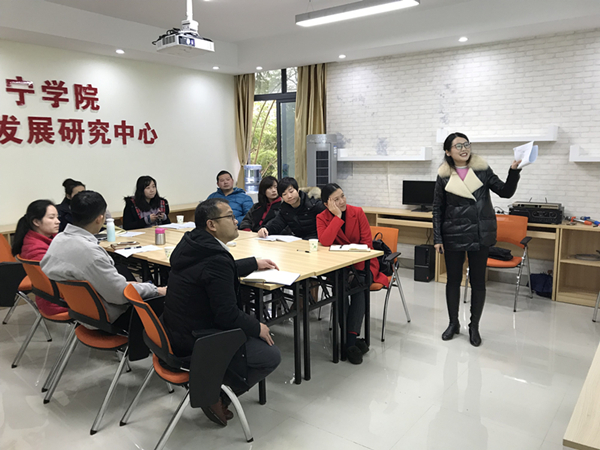 孙石寒老师作班风学风工作汇报_副本.jpg