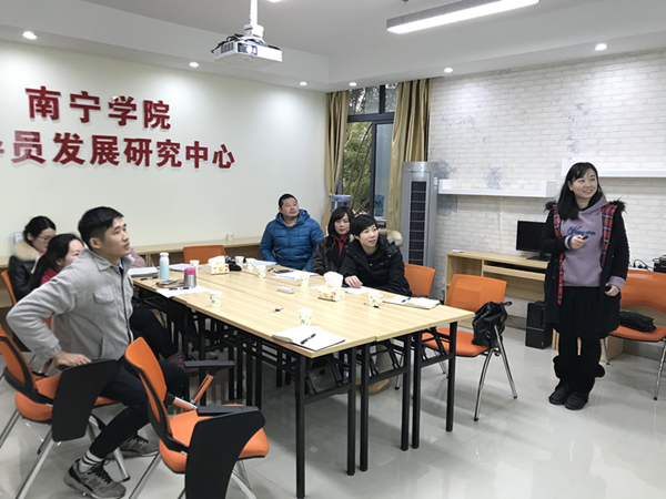 刘欣蕾老师作班风学风工作汇报_副本.jpg